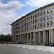 Protokollhof zwischen dem Neu- und Altbau des Auswärtigen Amtes in Berlin (2007), Quelle: Wikimedia