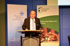 Johannes Lay, Hauptgeschäftsführer der Deutschen Atlantischen Gesellschaft, eröffnet die Diskussionsveranstaltung verfolgten im Presse- und Informationsamt der Bundesregierung.; Quelle: eigenes Foto