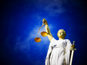 Justitia, Quelle: AJEL/Pixabay Free for commercial use/No attribution required-License